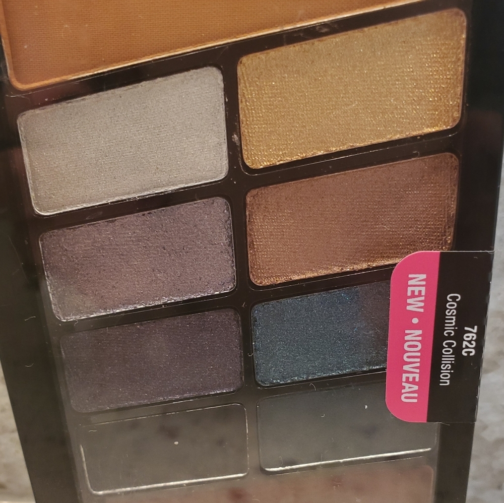 Eyeshadow palette